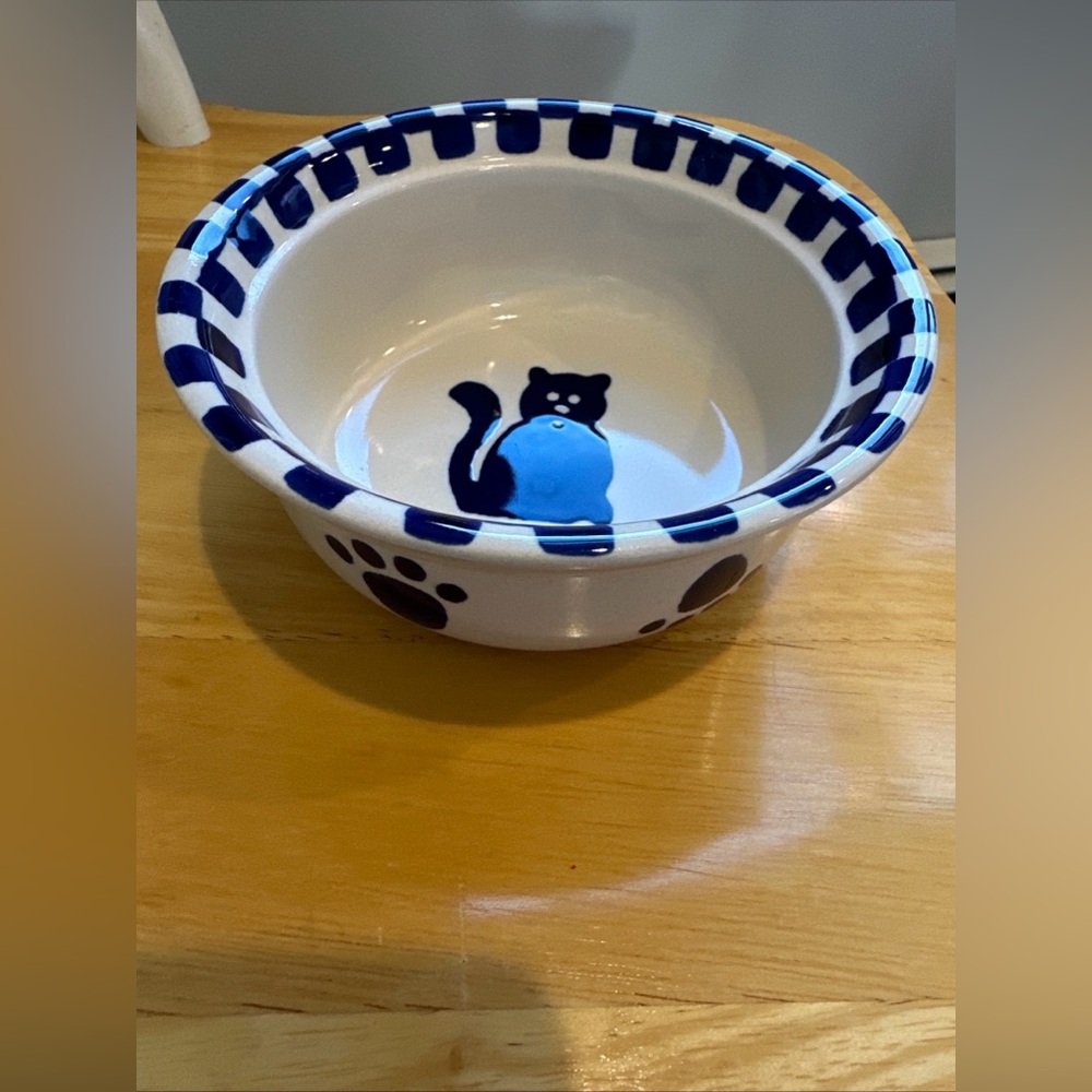 Castlemere stoneware cat food bowl 6 inches in cobalt blue. - Picture 9 of 11